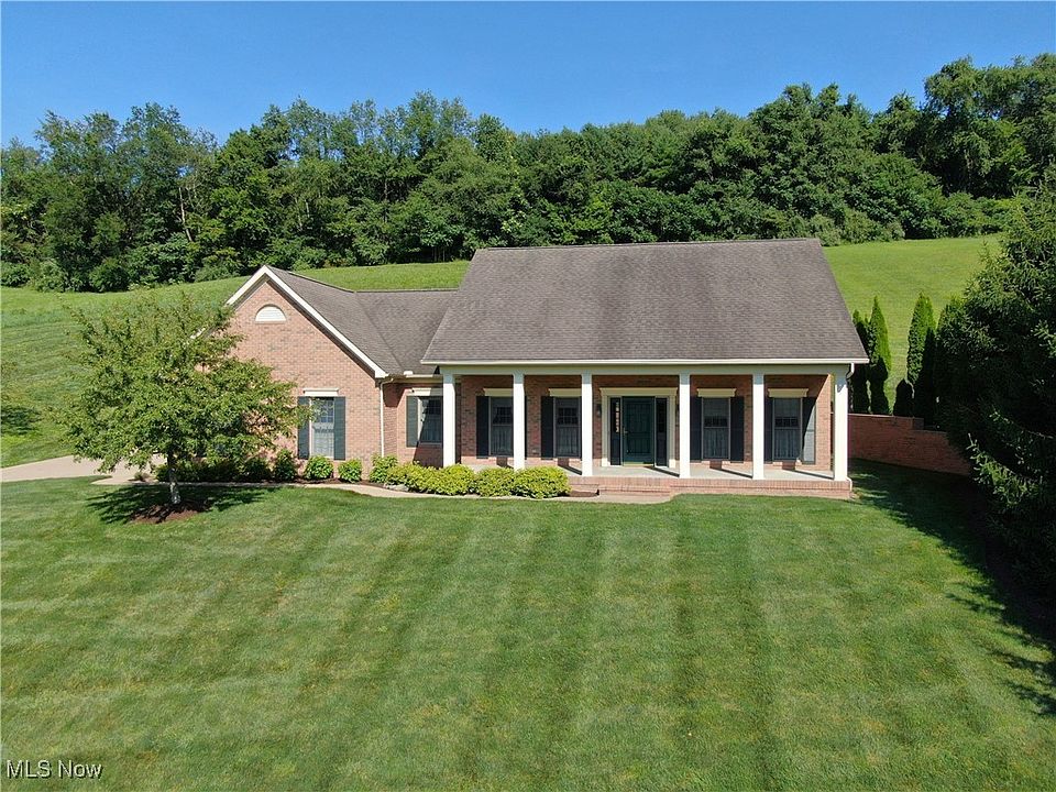 1st image of 241 Fairway Dr