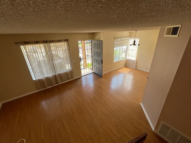 2021 Manzana Way — Photo 19