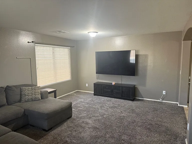 5943 S 248th Dr — Photo 4