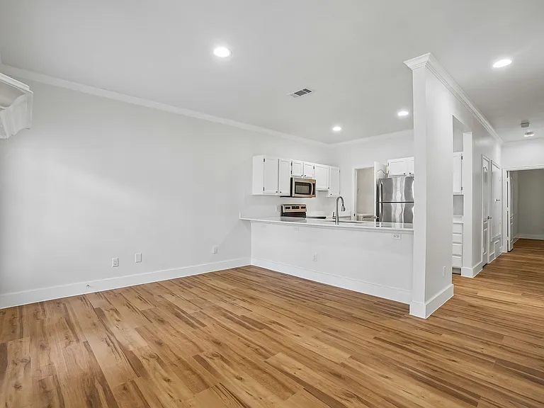 4125 Holland — Photo 34