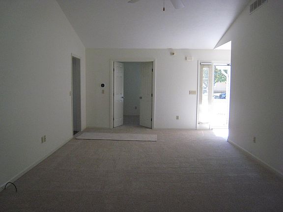 5th image of 18473 Geary Ct