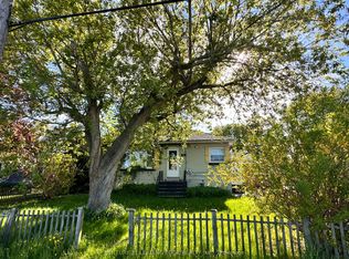 92 Thickson Rd N #Basement, Whitby, ON L1N 3R1