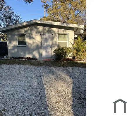 15564 Avalon Ave #B — Photo 9