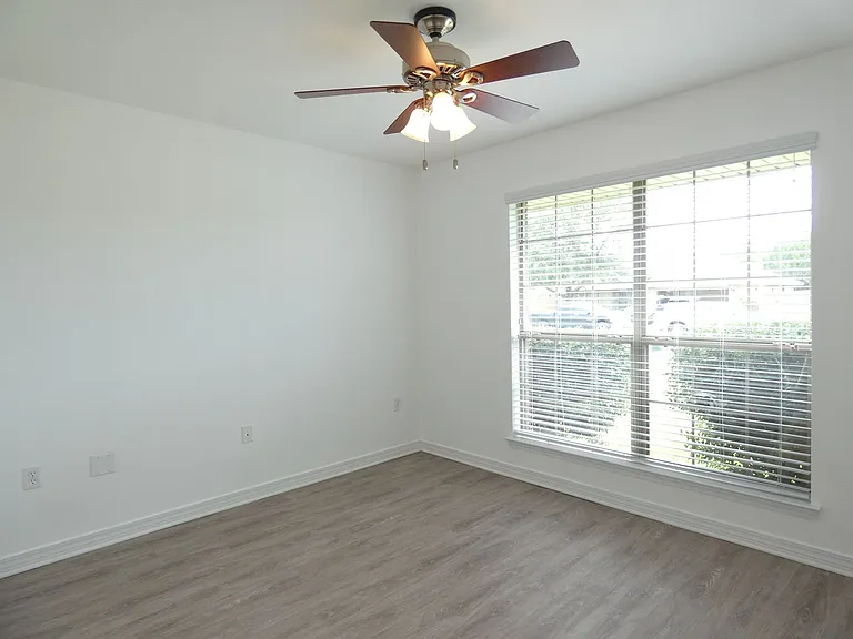 1712 Bay Pine Cir — Photo 13