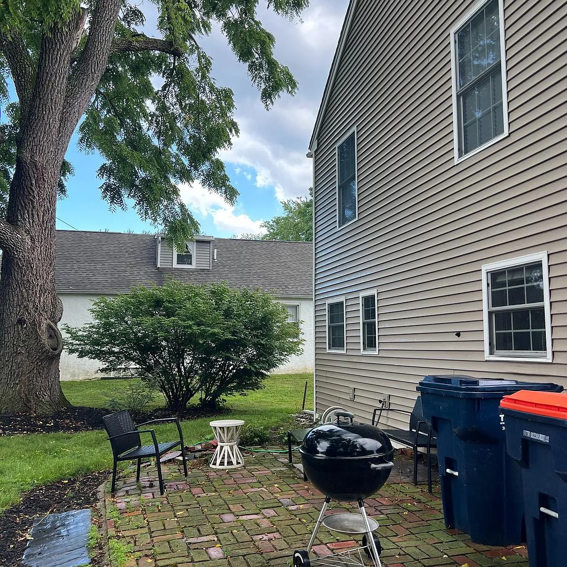 3 bed, 2.5 bath, 1728 sqft, $3,400 — Photo 2