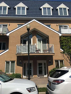 Sold by Advisors Realty Inc | media 19