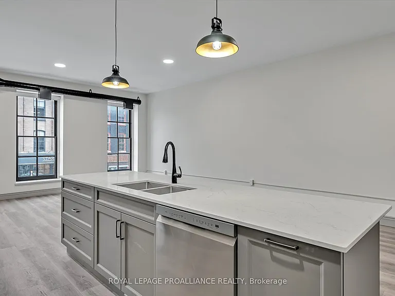 380 George St N #1B — Photo 10