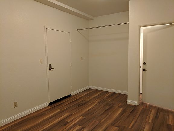 3rd image of 221 S Oak Knoll Ave