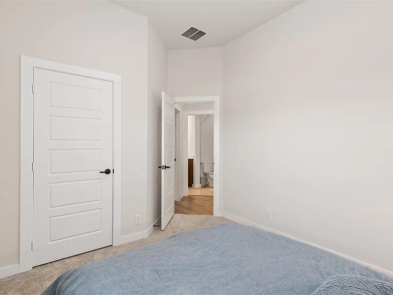 128 Radnor Rd — Photo 7