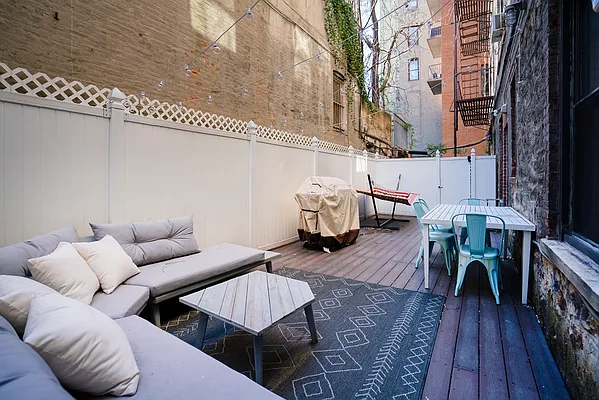 Rented by Spire Group | media 10