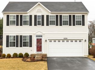 2574 Heron Ln, Wauconda, IL 60084