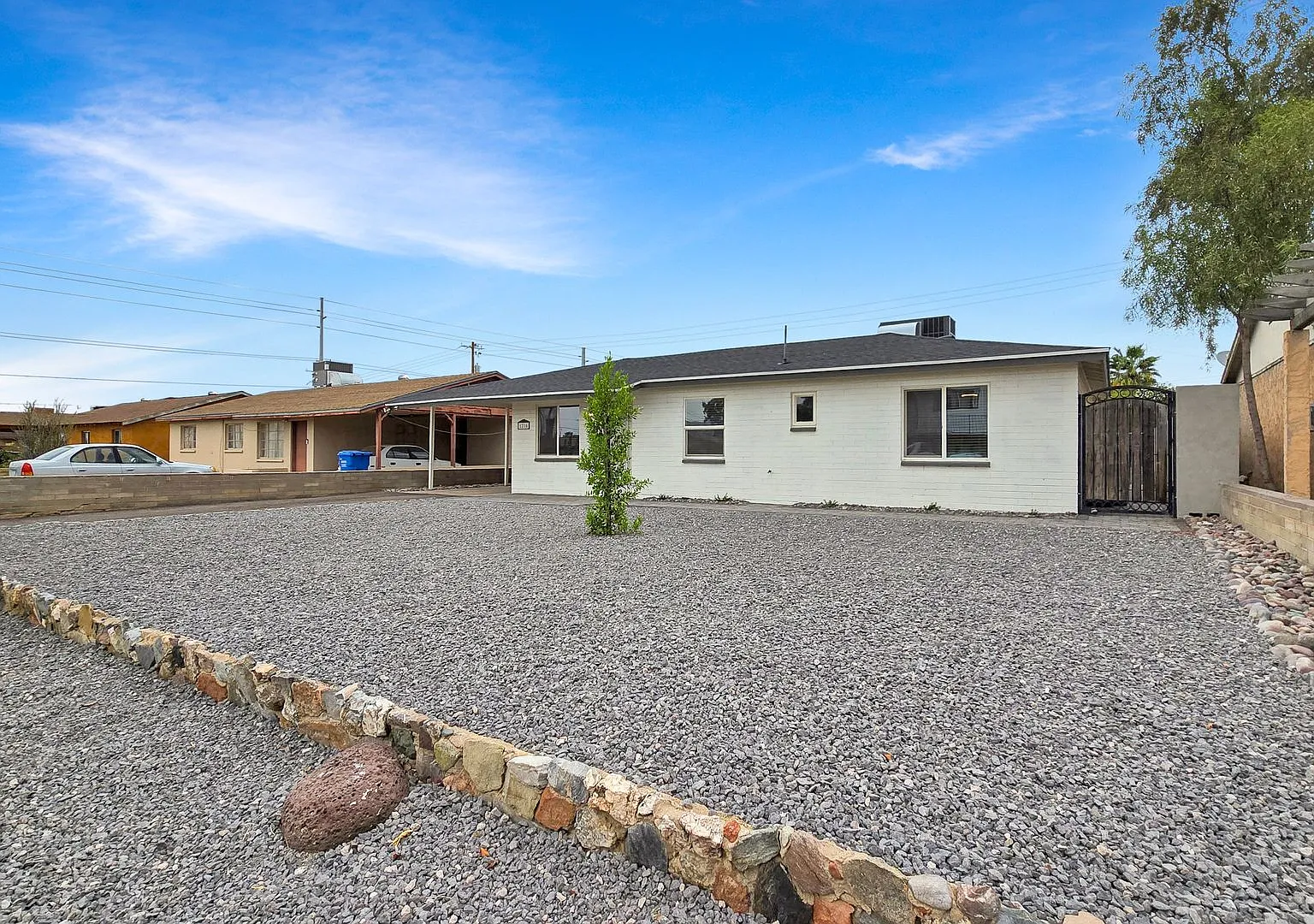 Gorgeous Remodel in Desirable North Central Phoenix Neighborhood — Photo 4