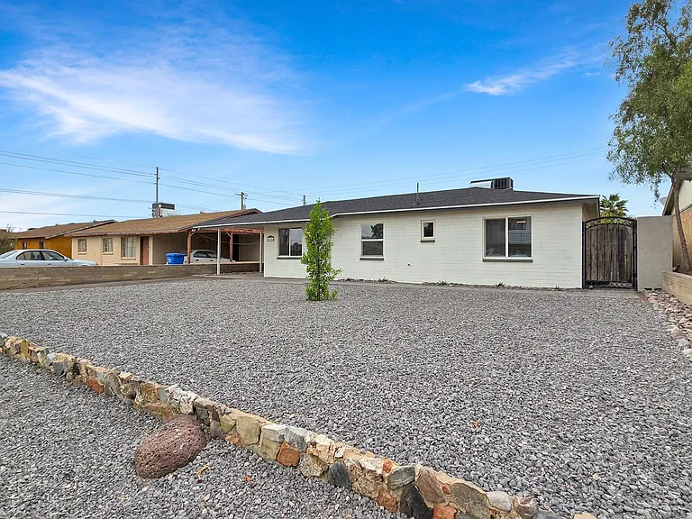1216 E Desert Park Ln — Photo 4