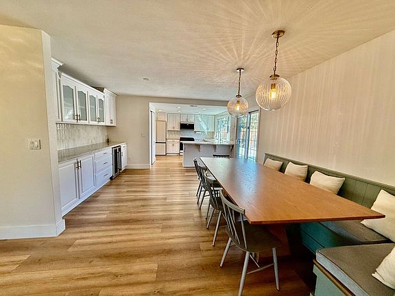 5th image of 310 Creekside Ct