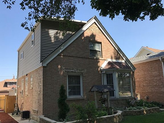 2nd image of 5513 N Mont Clare Ave #1
