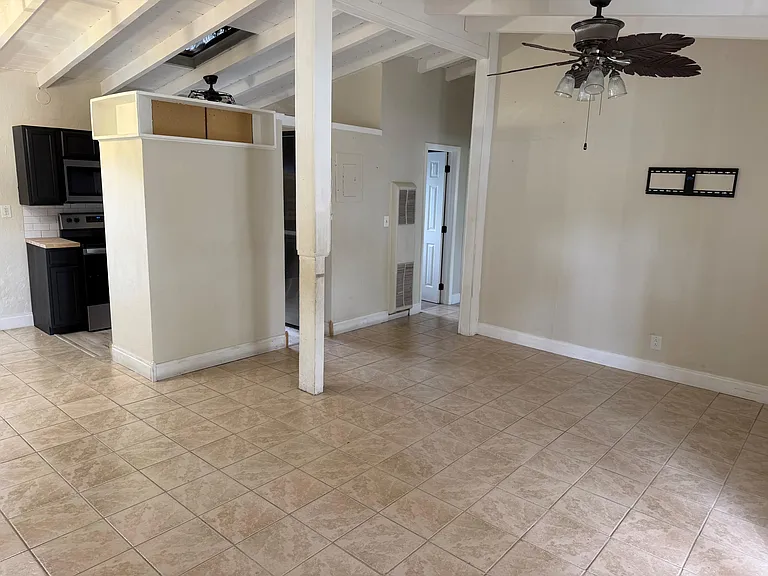 804 SW 24th Ave — Photo 2