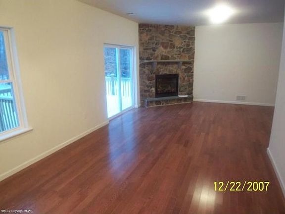 3rd image of 17 Huckleberry Ln