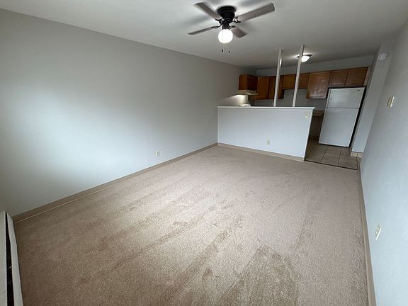 3rd image of 1726 Clemson Dr #201