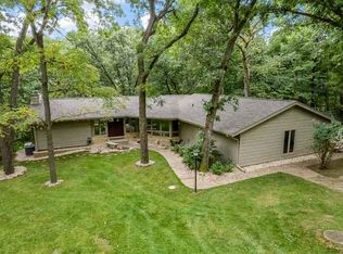 11206 Havens Wood Rd, Roscoe, IL 61073