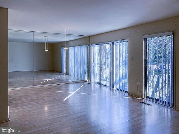 5th image of 3164 Eakin Park Ct