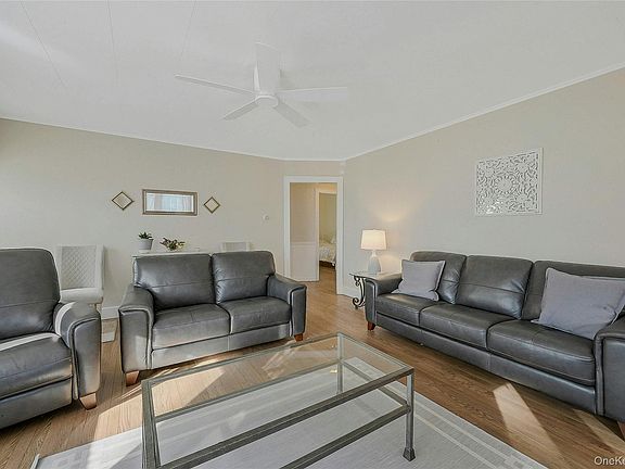 5th image of 425 Old Shipyard Ln