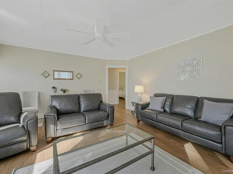 425 Old Shipyard Ln — Photo 5