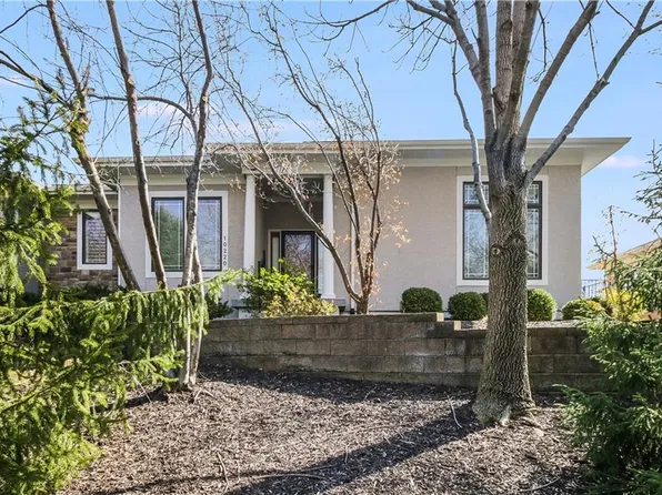 10220 Beverly Dr, Overland Park, KS 66207