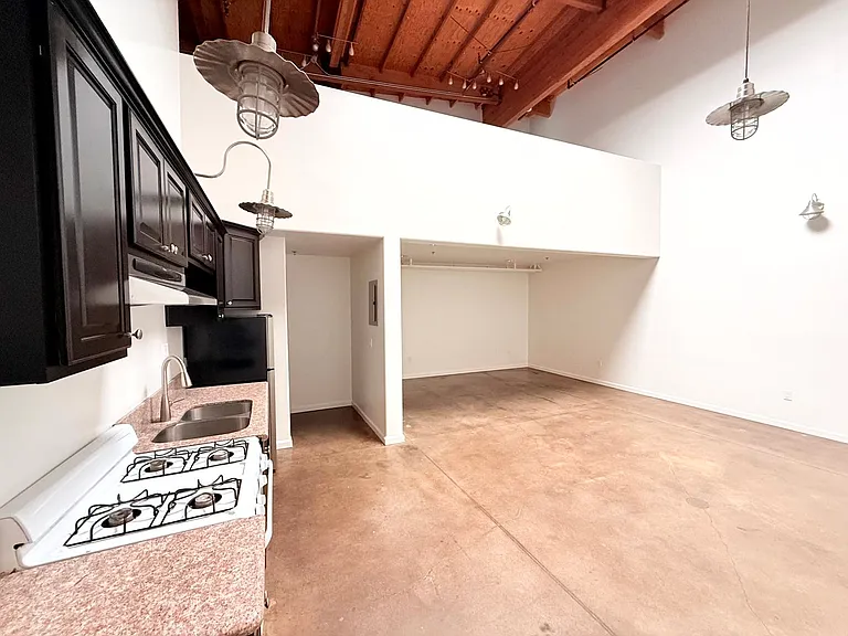 1734 N. Main St.,/ 633 Gibbons Street — Photo 22