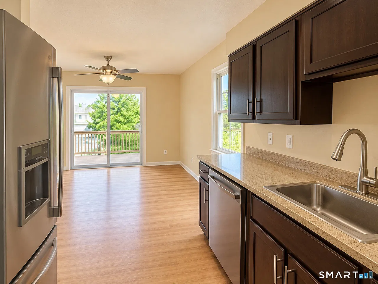 4 bed, 2.5 bath, 2450 sqft, $3,600 — Photo 4