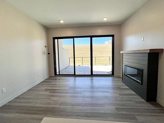 3rd image of 3010 Fieldhouse Cir #A105
