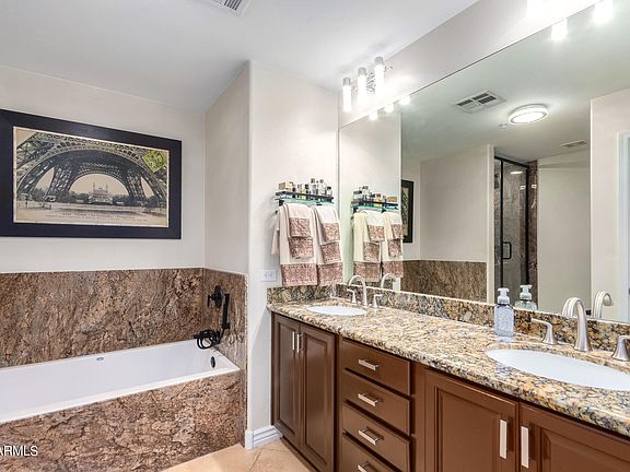 4th image of 5450 E DEER VALLEY Drive #1002