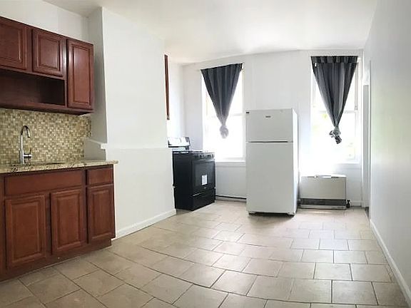 2nd image of 572 E New York Ave #1R