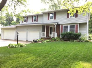 2418 Deer Trl, Green Bay, WI 54302