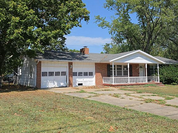 3rd image of 104 W Highland Ave