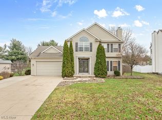 853 Thornwood Dr, Barberton, OH
