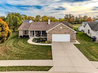 1816 N Sandal Wood Dr, Yorktown, IN 47396