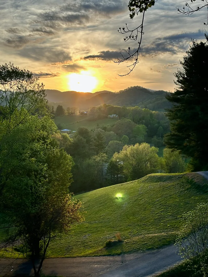 Blue Ridge Escape in Leicester Asheville — Photo 1