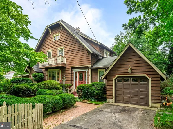 11 S Central Ave, Stratford, NJ 08084