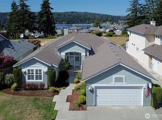 125 Seaway Pl, Port Ludlow, WA
