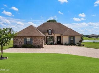 169 Shore Crest Cir, Carriere, MS 39426