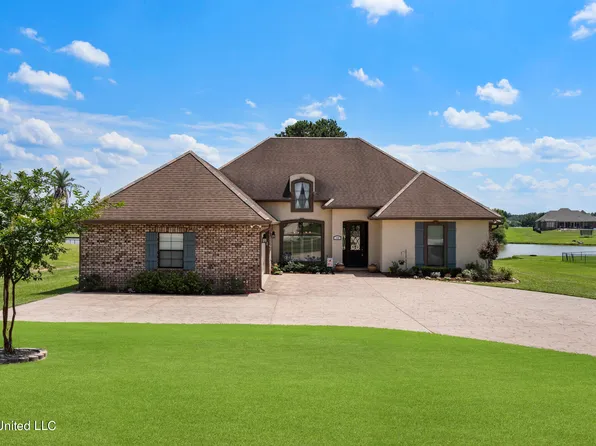 169 Shore Crest Cir, Carriere, MS 39426