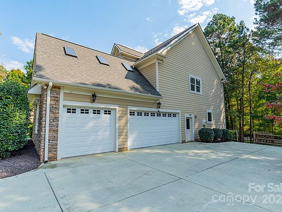 2nd image of 103 Linden Falls Ct