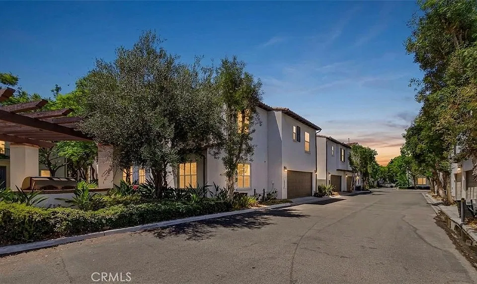 344 N Santa Maria St