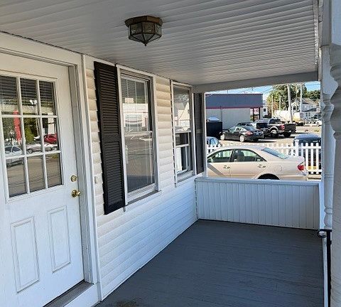 3rd image of 301 Spruce St