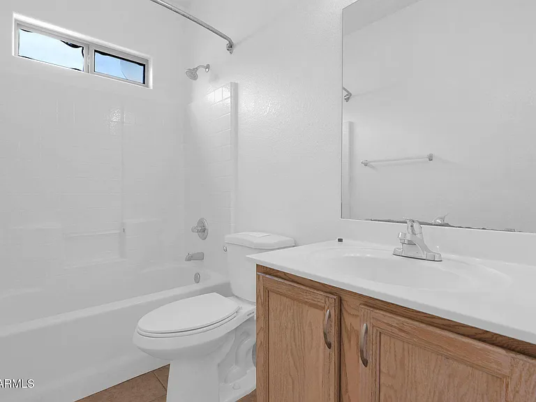 5820 S 26th Pl — Photo 18