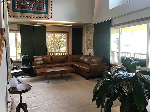 5th image of 10109 NE 82nd Ave