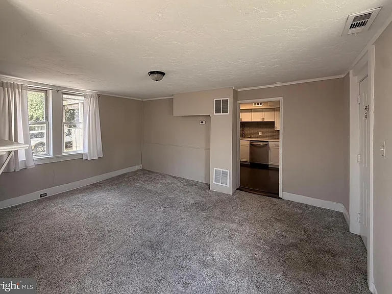15 W Frederick St #A — Photo 7