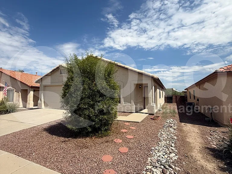 2396 W Silverbell Tree Dr — Photo 3