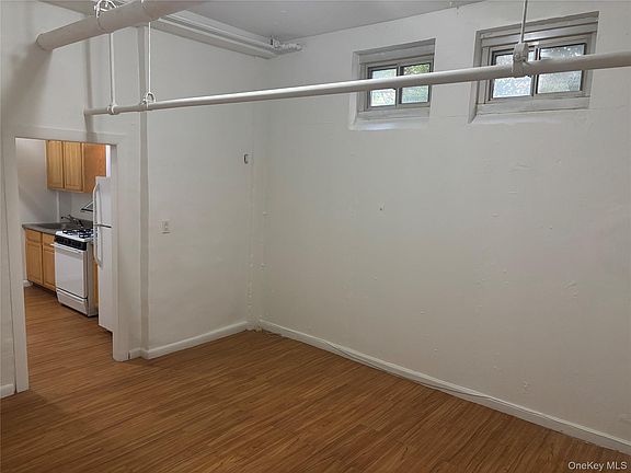 3rd image of 235 Garth Road #BBC