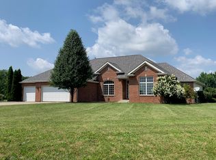 7092 Hawthorne Ridge Dr, Roscoe, IL 61073